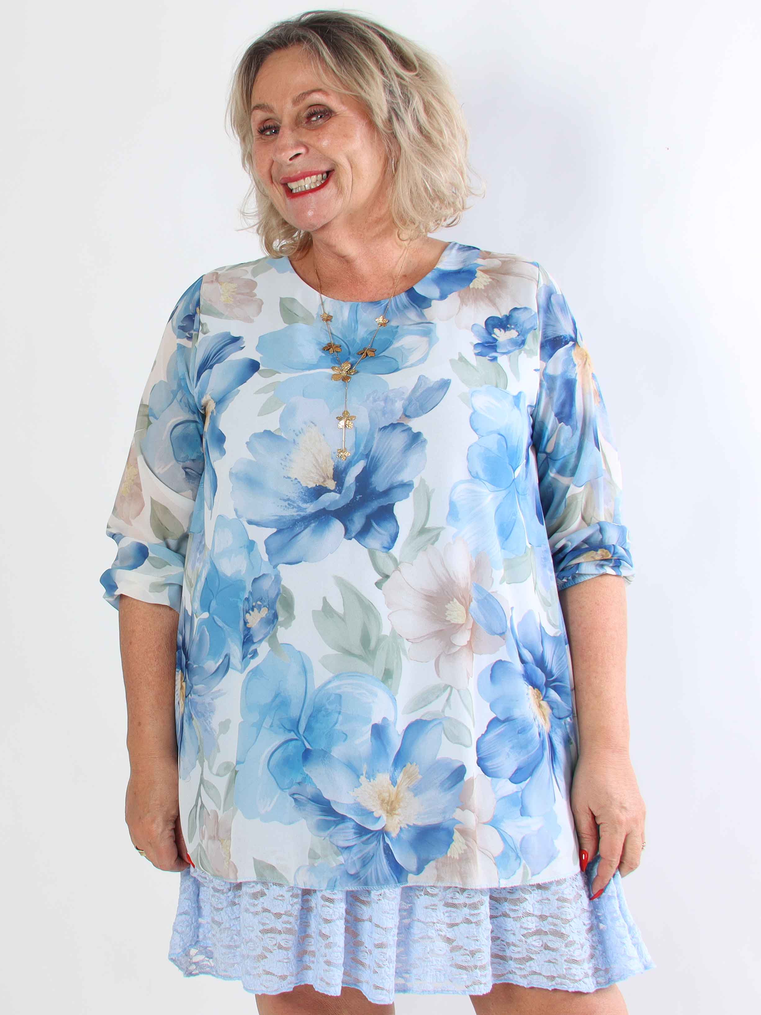 Lauren - Plus size tunikakjole i chiffon med blomsterprint og blondekant
